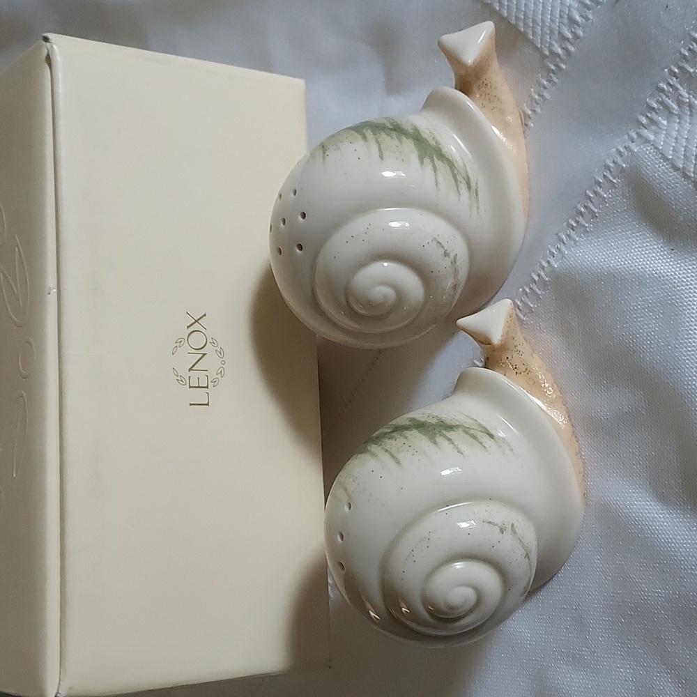Lenox S & P set 1999 NWT  Rare Find Vintage Decor